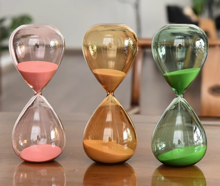 15 Minute Creative Hourglass