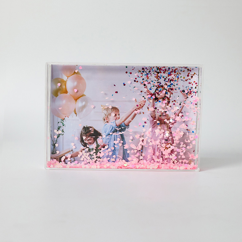 2.1 x 3.4-inch acrylic photo frame